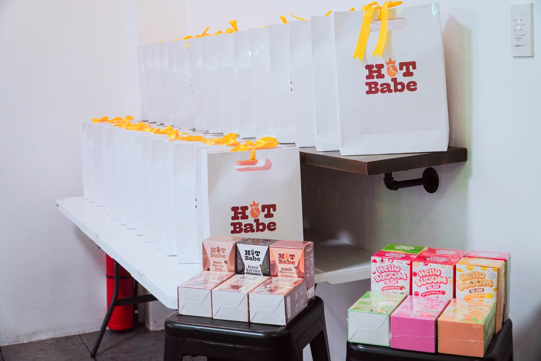 Hello Bloom Hot Babe Drink Powdered Mix 10 Sachets in a Box