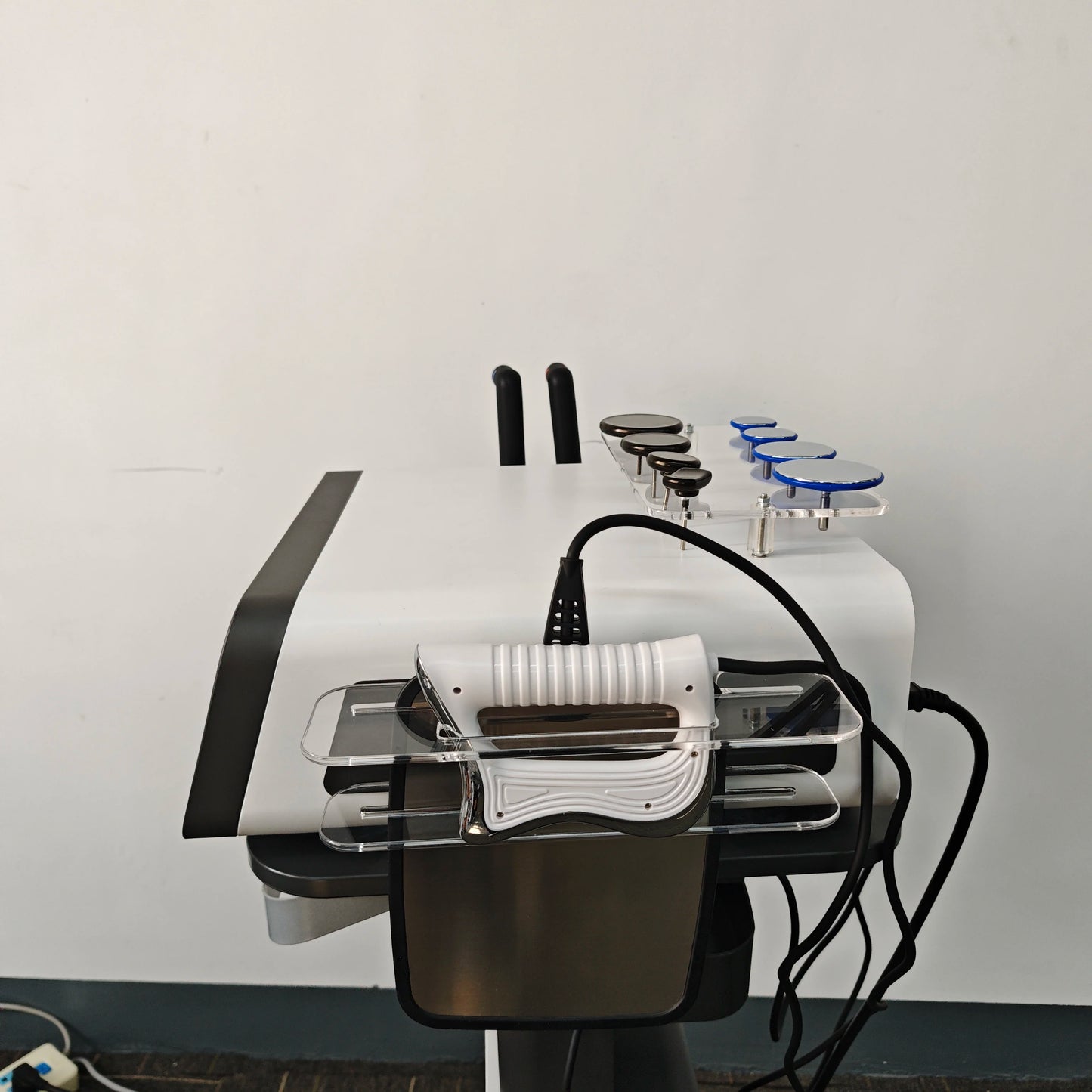 Beauty or medical device with multiple nozzles on a white background